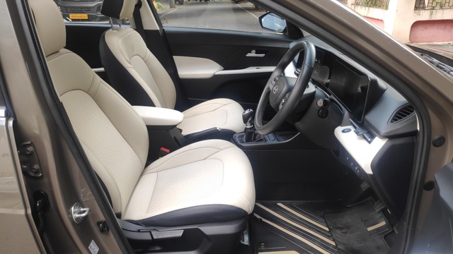 Second-hand 2023 Hyundai Verna SX for sale in Bangalore-11