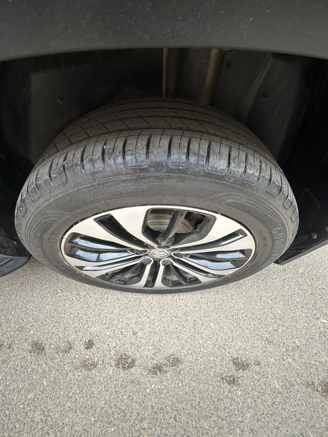 Second-hand 2022 MG Hector Plus Sharp Diesel MT for sale in New Delhi-18