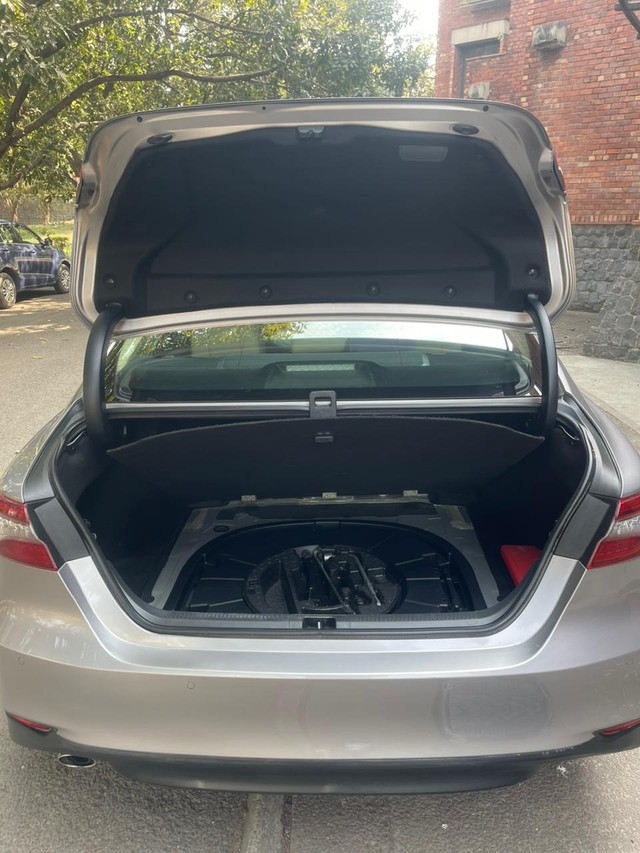 Second-hand 2024 Toyota Camry 2.5 Hybrid for sale in New Delhi-16