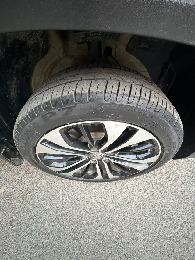 Second-hand 2022 MG Hector Plus Sharp Diesel MT for sale in New Delhi-8