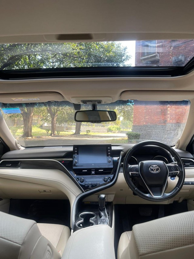 Second-hand 2024 Toyota Camry 2.5 Hybrid for sale in New Delhi-9