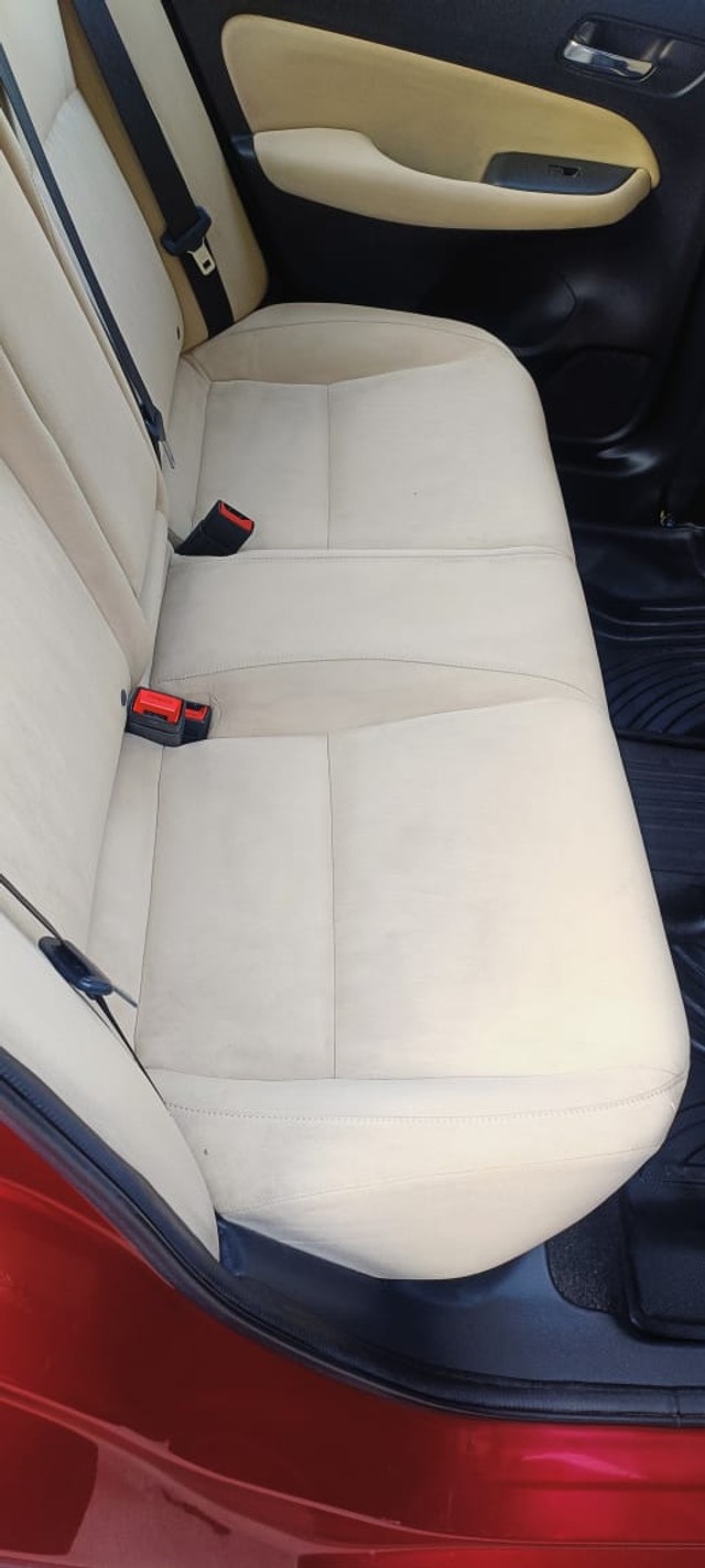 Second-hand 2020 Honda City V MT for sale in New Delhi-12