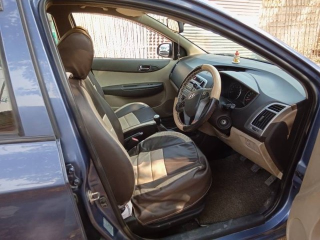 Hyundai i20 Magna Second-hand 2012 Hyundai i20 Magna for sale in Patna-5