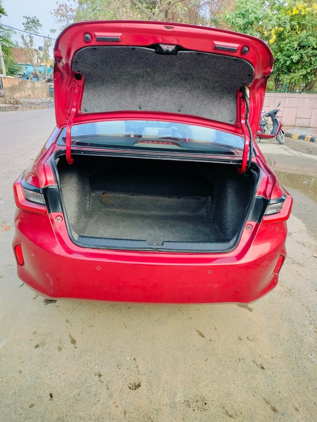 Second-hand 2021 Honda City V MT for sale in New Delhi-10