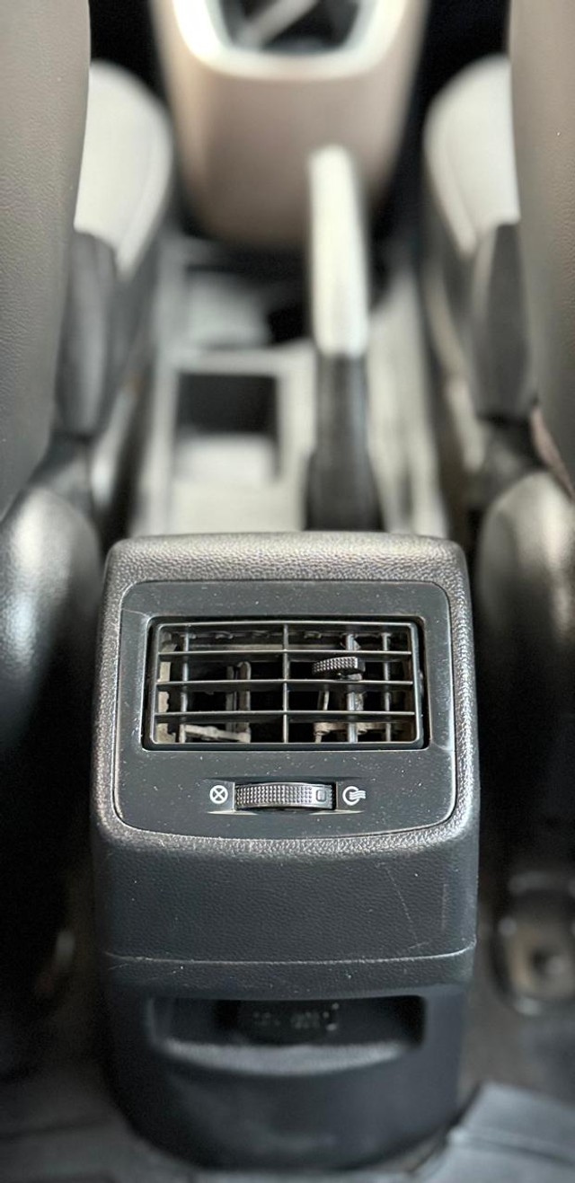 Second-hand 2014 Hyundai Grand i10 Sportz for sale in Surat-16