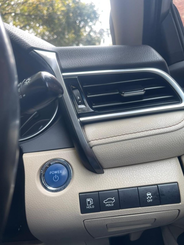 Second-hand 2024 Toyota Camry 2.5 Hybrid for sale in New Delhi-11