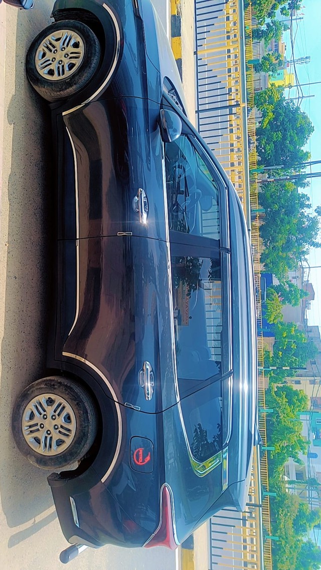 Second-hand 2023 Kia Carens Prestige BSVI for sale in Patna-4