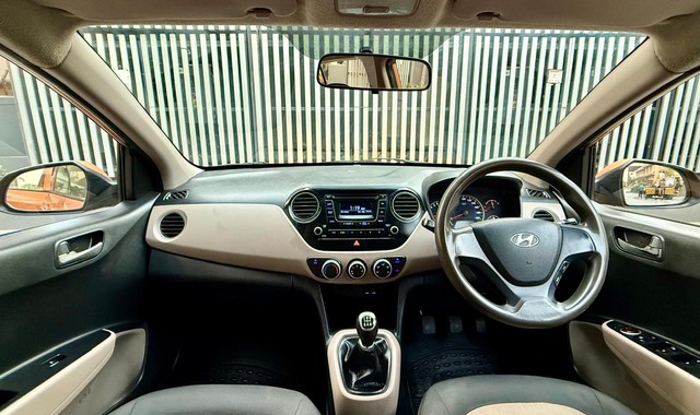 Second-hand 2014 Hyundai Grand i10 Sportz for sale in Surat-15