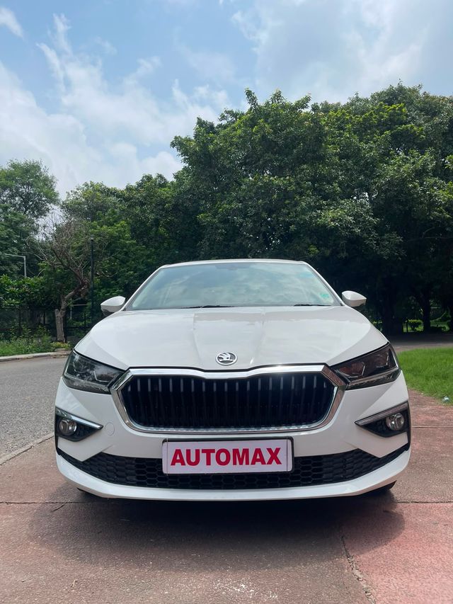 Skoda Slavia 1.5 TSI स्टाइल AT बीएस6 Second-hand 2023 Skoda Slavia 1.5 TSI स्टाइल AT बीएस6 for sale in New Delhi