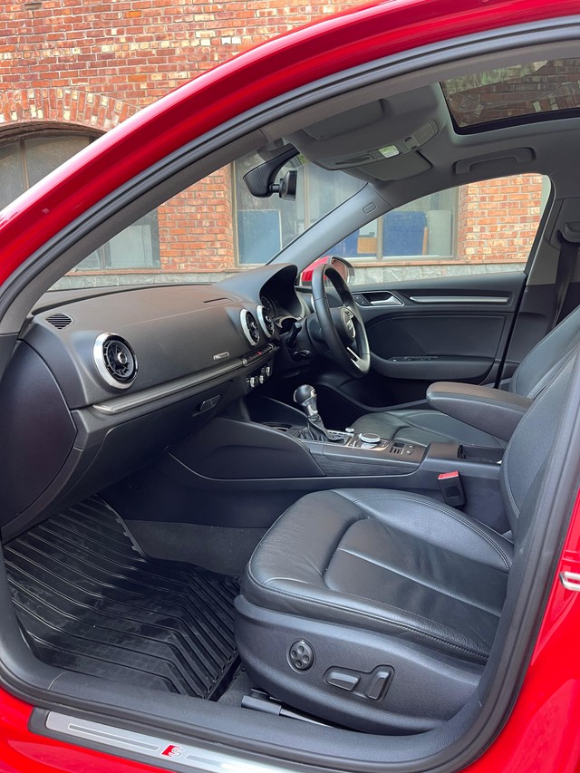 Second-hand 2019 Audi A3 35 TFSI Technology for sale in New Delhi-9