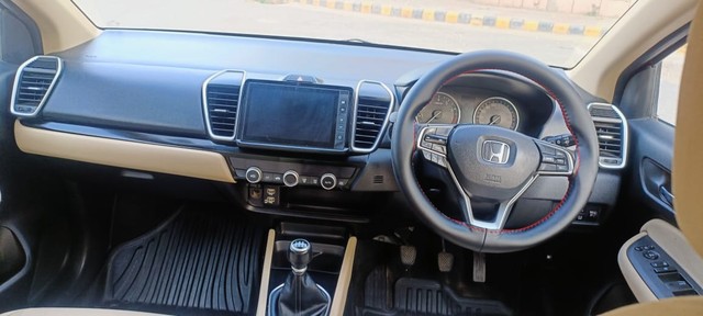 Second-hand 2020 Honda City V MT for sale in New Delhi-6