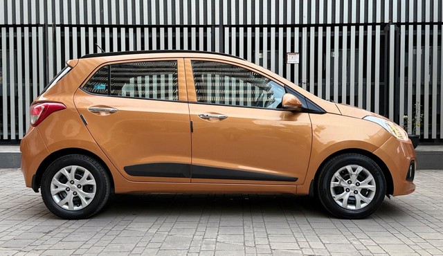 Second-hand 2014 Hyundai Grand i10 Sportz for sale in Surat