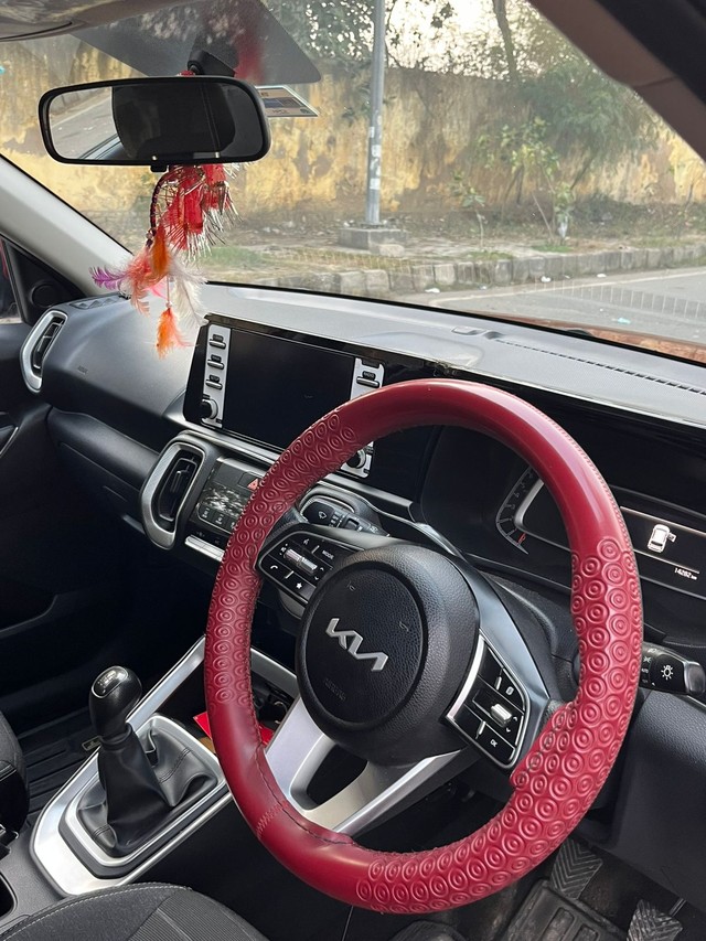 Second-hand 2024 Kia Sonet HTK (O) for sale in New Delhi-7