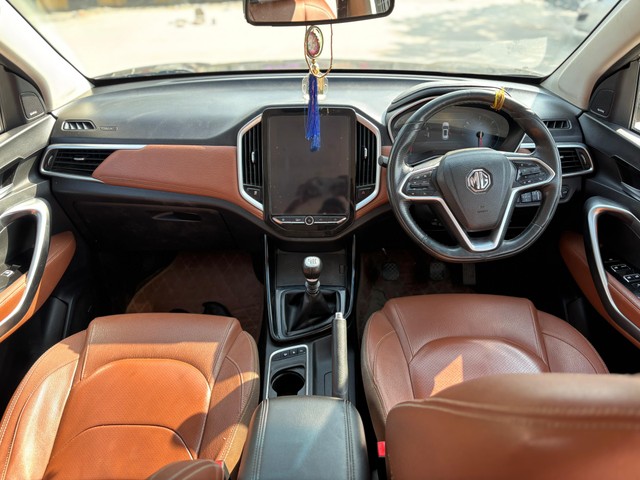 Second-hand 2022 MG Hector Plus Sharp Diesel MT for sale in Lucknow-7