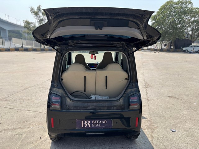 Second-hand 2023 MG Comet EV Plush for sale in Lucknow-3