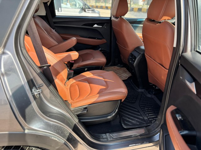 Second-hand 2022 MG Hector Plus Sharp Diesel MT for sale in Lucknow-6