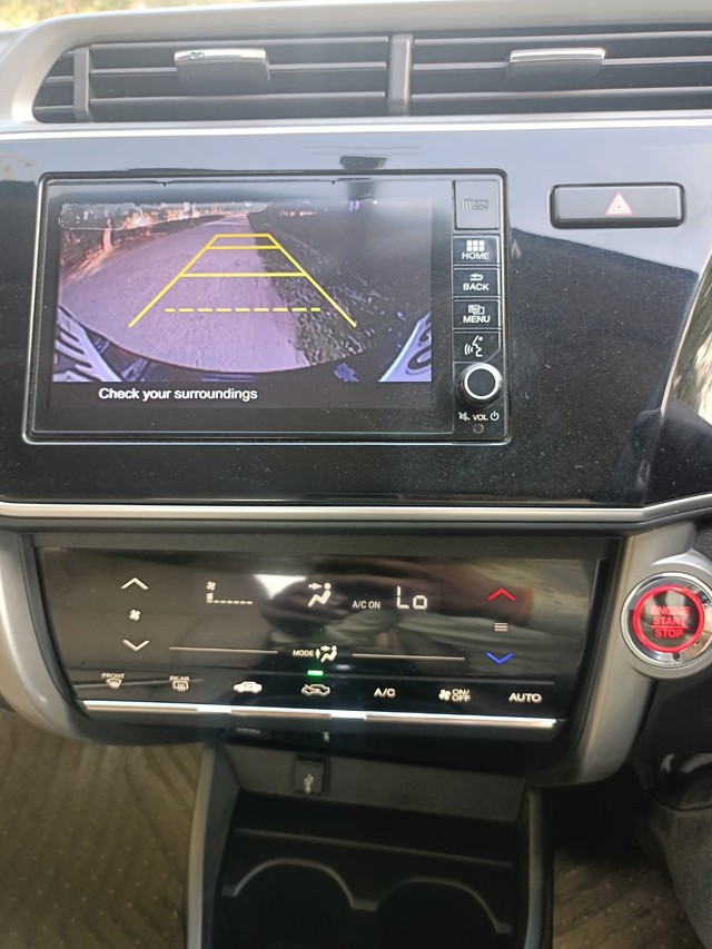 Second-hand 2019 Honda City V MT for sale in New Delhi-18