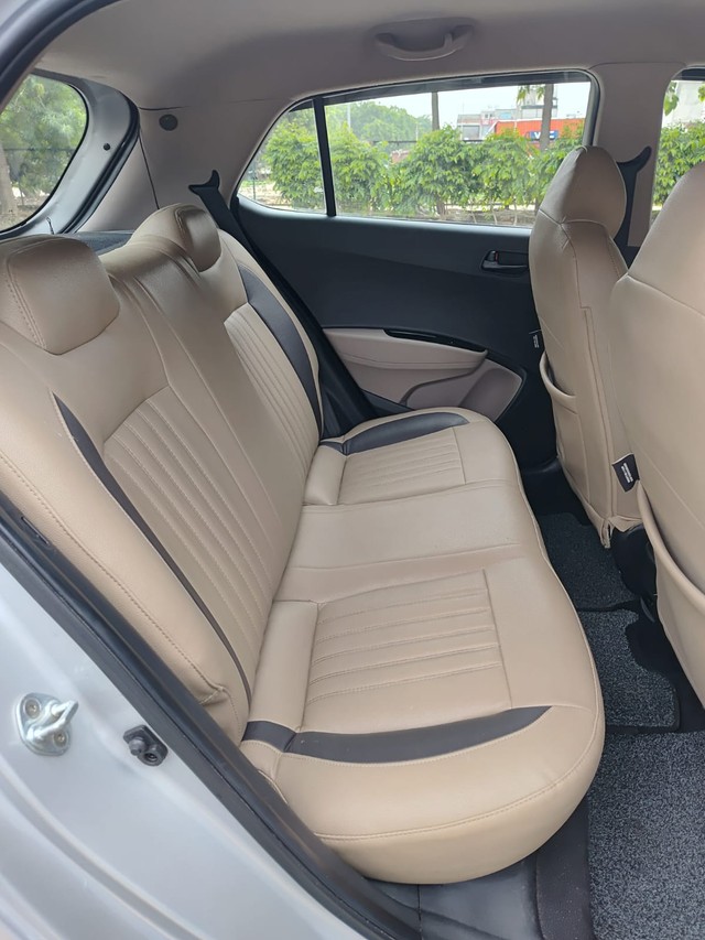 Hyundai Grand i10 1.2 Kappa Magna AT Second-hand 2017 Hyundai Grand i10 1.2 Kappa Magna AT for sale in Gurgaon-10