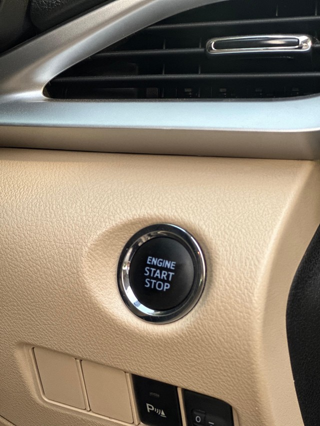 Second-hand 2018 Toyota Yaris G CVT BSIV for sale in New Delhi-7