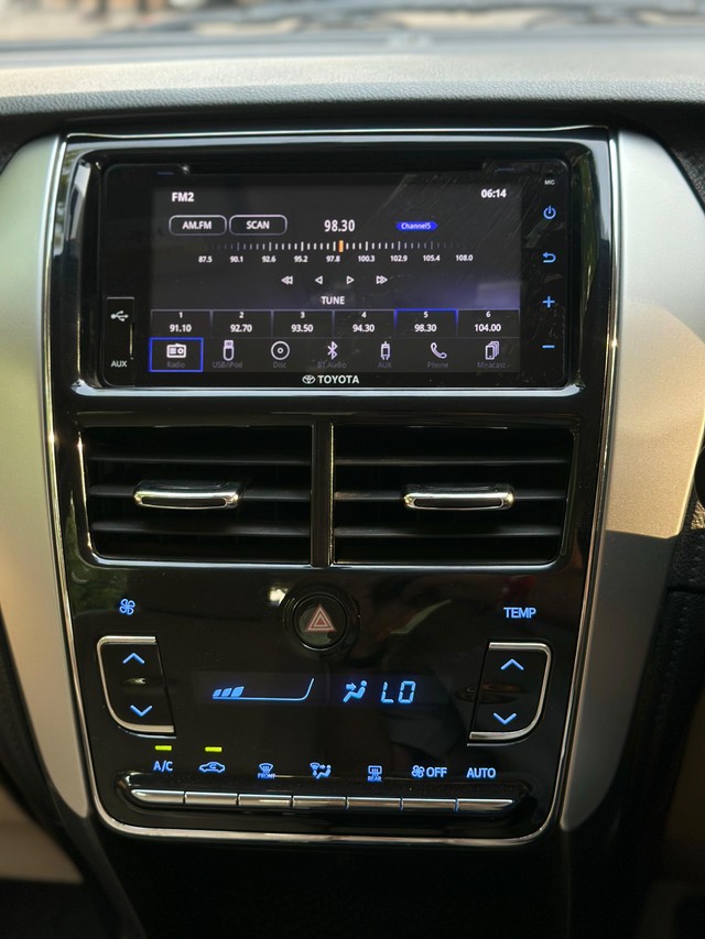 Second-hand 2018 Toyota Yaris G CVT BSIV for sale in New Delhi-14