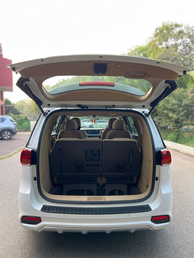 Second-hand 2020 Kia Carnival Prestige 6 STR for sale in New Delhi-5