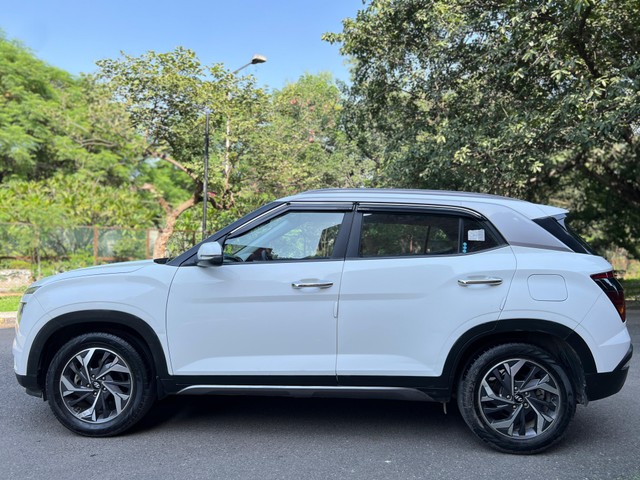 Second-hand 2023 Hyundai Creta SX IVT for sale in New Delhi-3