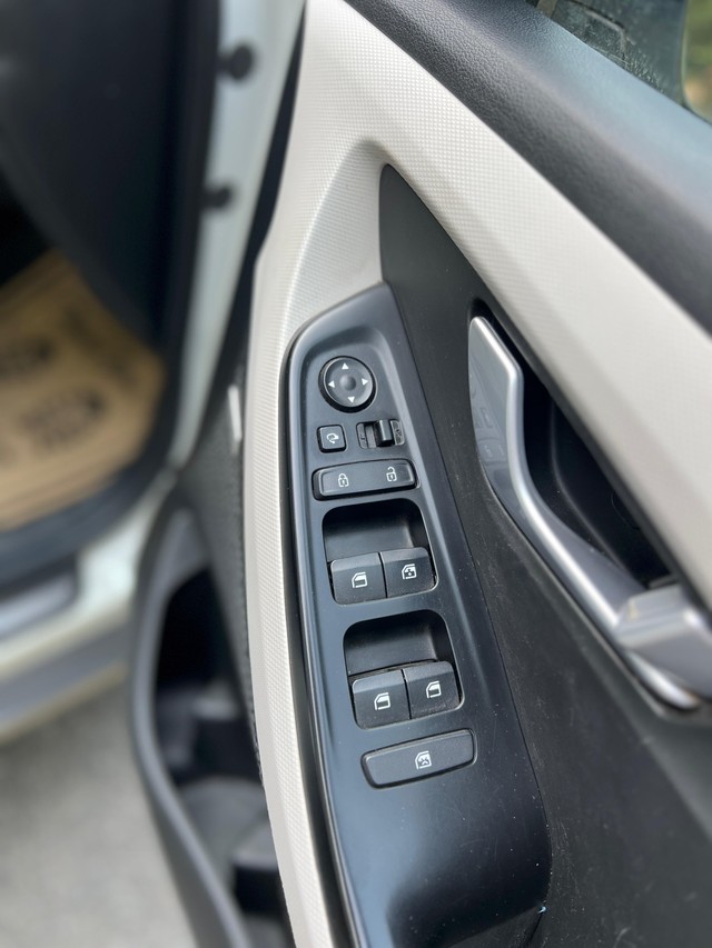 Second-hand 2023 Hyundai Creta SX IVT for sale in New Delhi-12