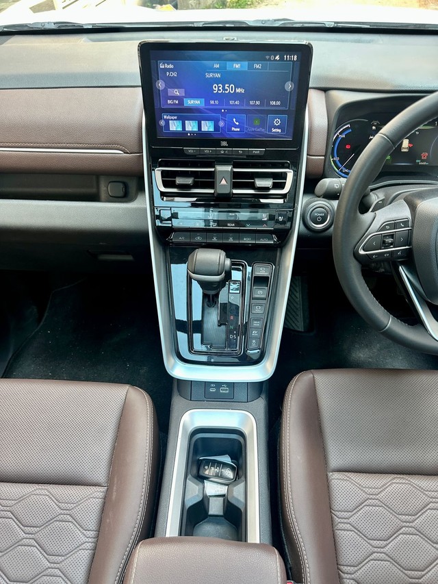 Second-hand 2025 Toyota Innova Hycross ZX(O) Hybrid for sale in Chennai-6