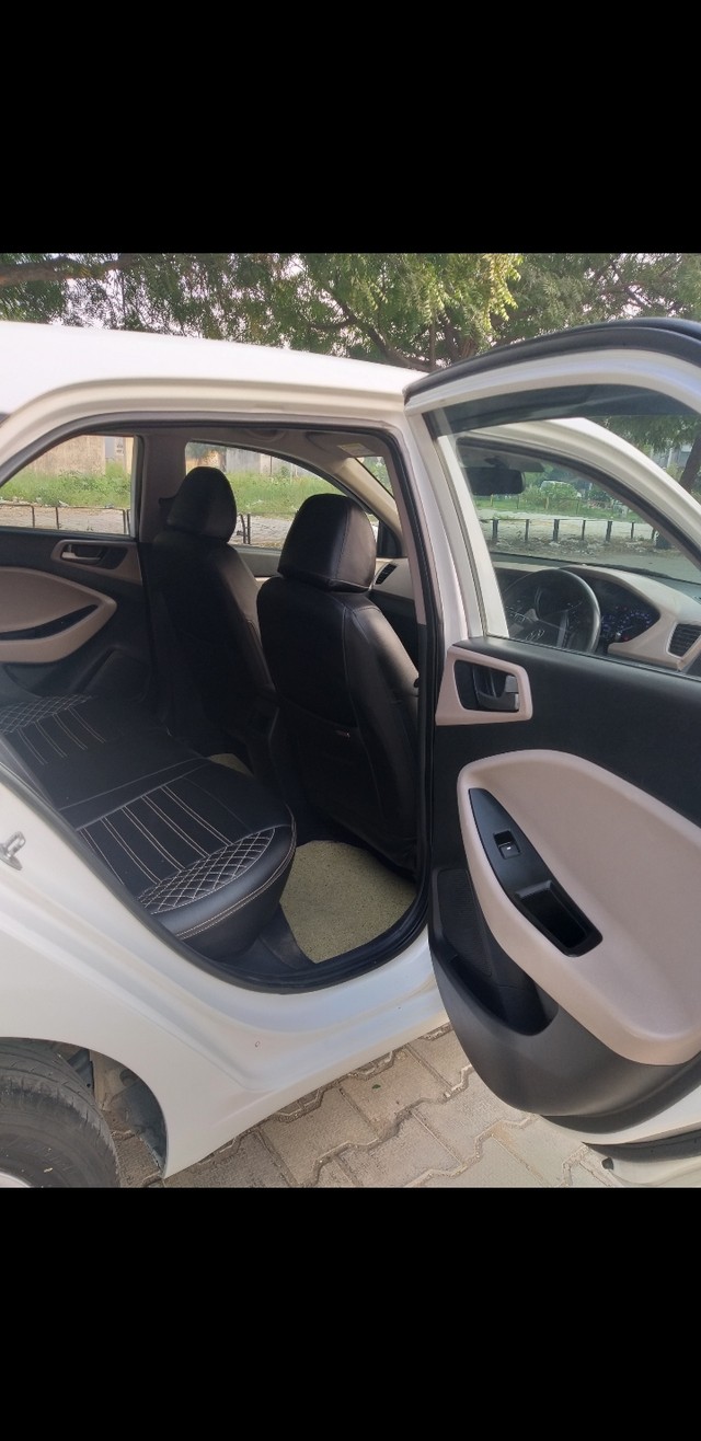 Second-hand 2016 Hyundai i20 Sportz 1.2 for sale in Ludhiana-2