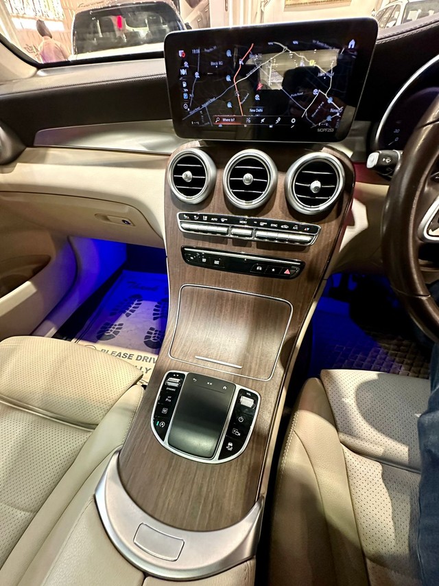 Second-hand 2022 Mercedes-Benz GLC 200 for sale in New Delhi-13