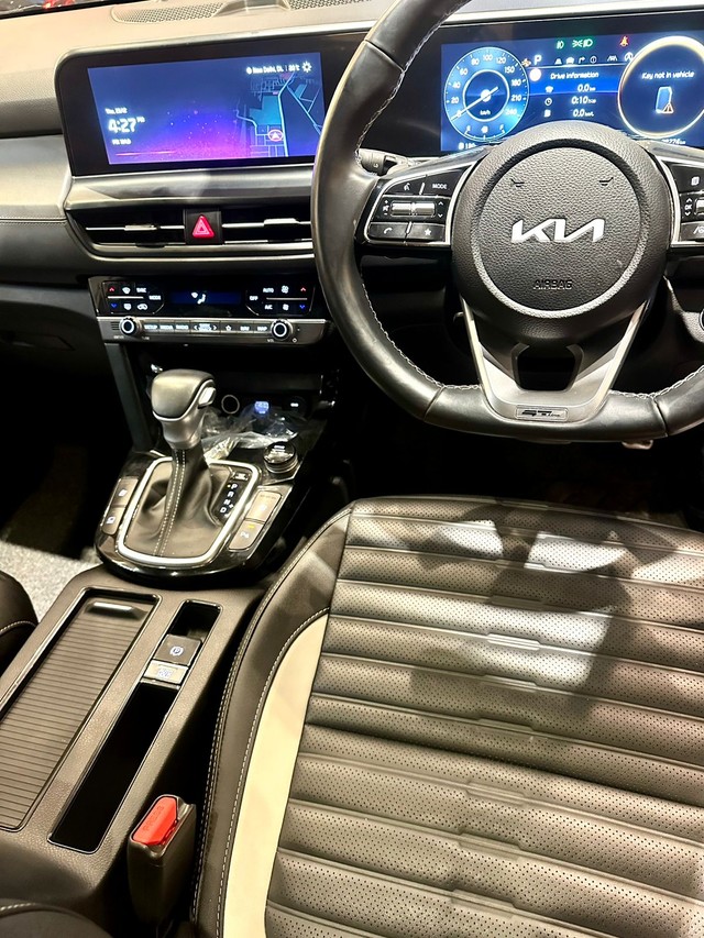 Second-hand 2023 Kia Seltos GTX Plus Turbo DCT for sale in New Delhi-12