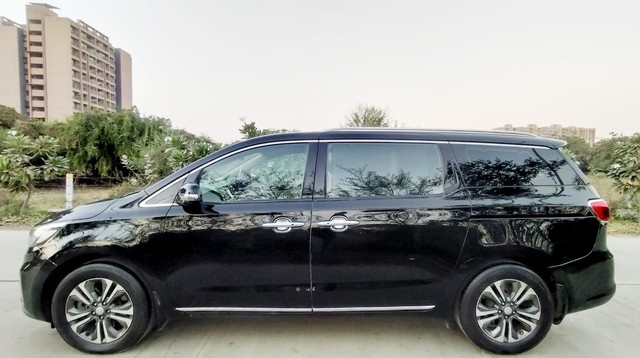 Kia Carnival Prestige 6 STR Second-hand 2020 Kia Carnival Prestige 6 STR for sale in Ahmedabad-3