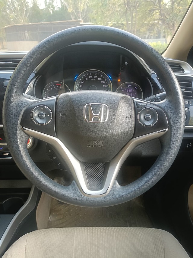 Second-hand 2019 Honda City V MT for sale in New Delhi-15