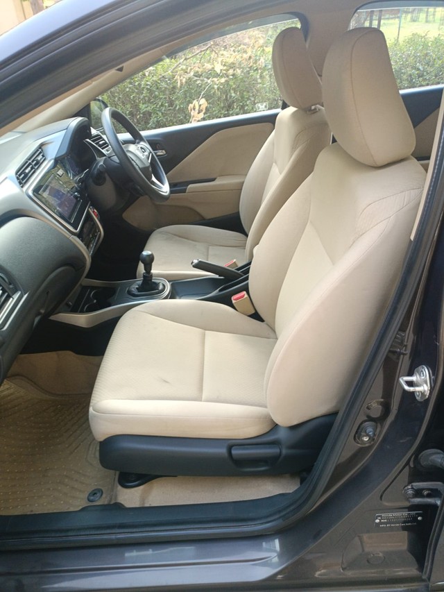 Second-hand 2019 Honda City V MT for sale in New Delhi-13