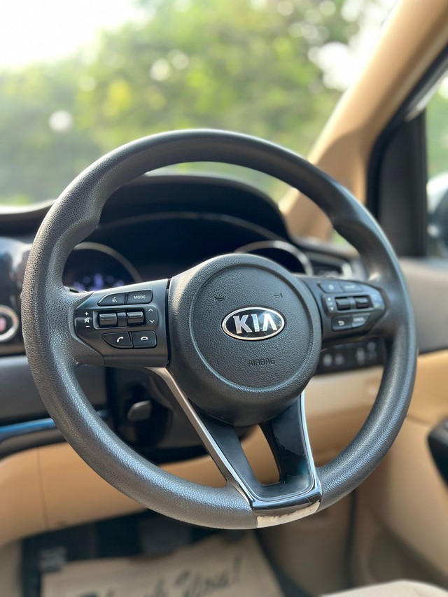 Second-hand 2020 Kia Carnival Prestige 6 STR for sale in New Delhi-9