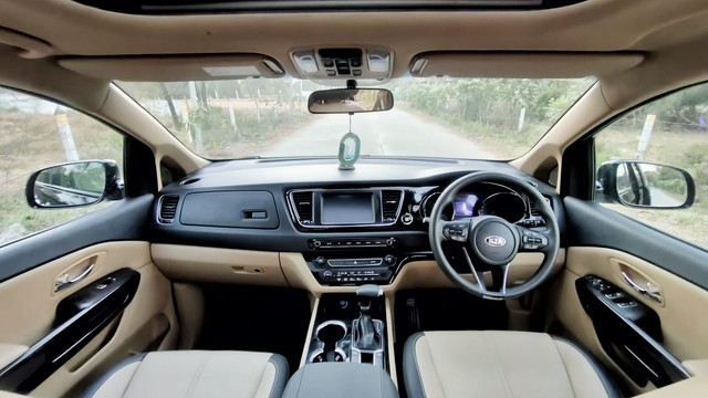 Kia Carnival Prestige 6 STR Second-hand 2020 Kia Carnival Prestige 6 STR for sale in Ahmedabad-6