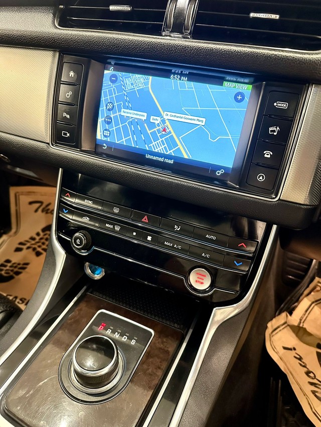 Second-hand 2018 Jaguar XF 2.0 Diesel Prestige for sale in New Delhi-11