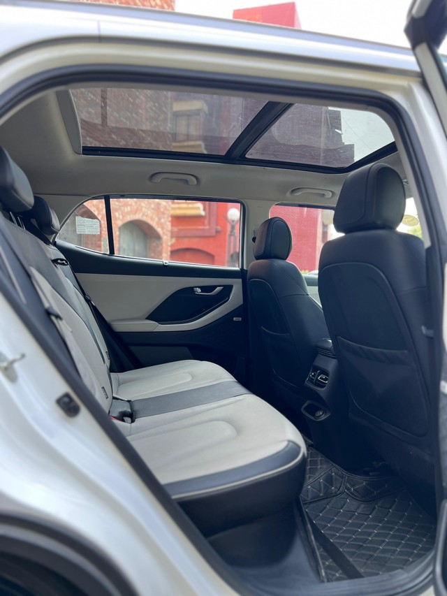 Second-hand 2023 Hyundai Creta SX IVT for sale in New Delhi-7