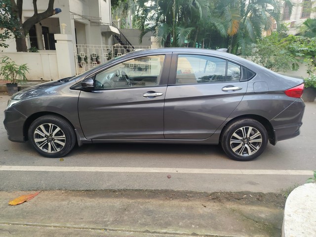 Second-hand 2018 Honda City i-VTEC V for sale in Chennai-3