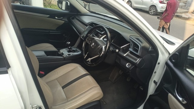 Second-hand 2019 Honda Civic ZX Diesel for sale in Chennai-6