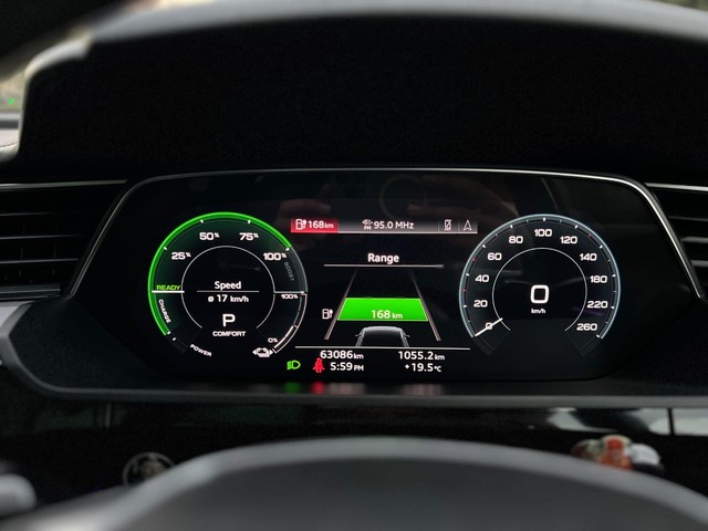 Second-hand 2021 Audi e-tron 55 Quattro for sale in New Delhi-16