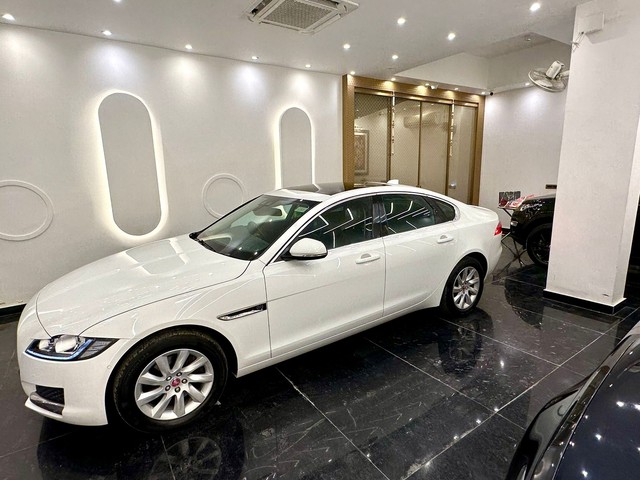 Second-hand 2018 Jaguar XF 2.0 Diesel Prestige for sale in New Delhi-15
