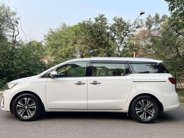 Second-hand 2020 Kia Carnival Prestige 6 STR for sale in New Delhi-3