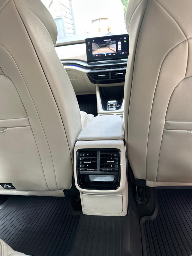 Second-hand 2022 Skoda Octavia Style for sale in Chennai-8