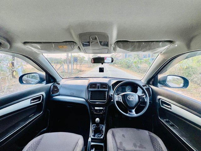 Second-hand 2022 Toyota Urban cruiser High for sale in Ahmedabad-4