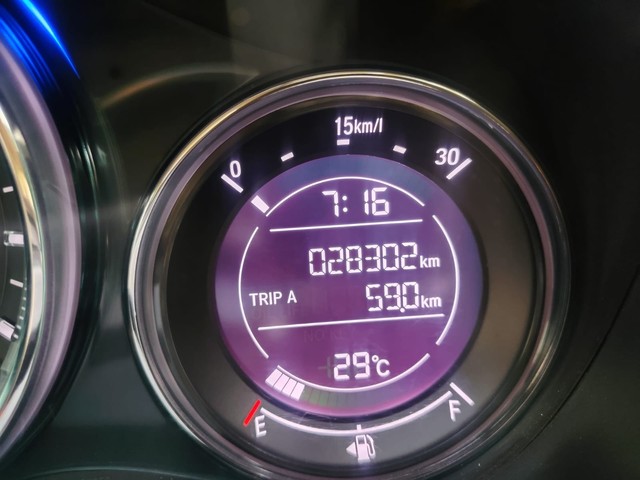 Second-hand 2018 Honda City i-VTEC V for sale in Chennai-4