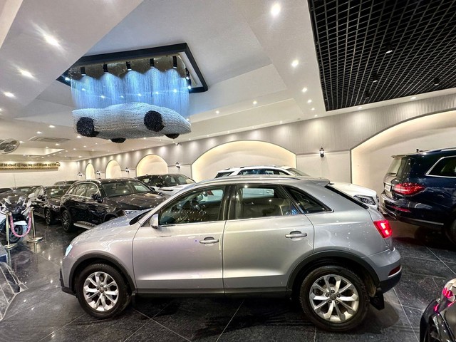 Second-hand 2017 Audi Q3 30 TFSI Premium FWD for sale in New Delhi-3