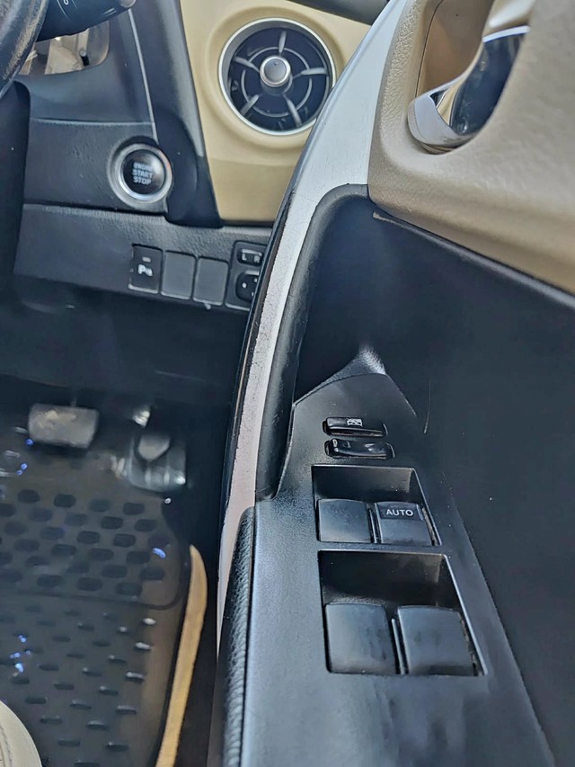 Second-hand 2018 Toyota Corolla Altis 1.8 VL CVT for sale in Gurgaon-13