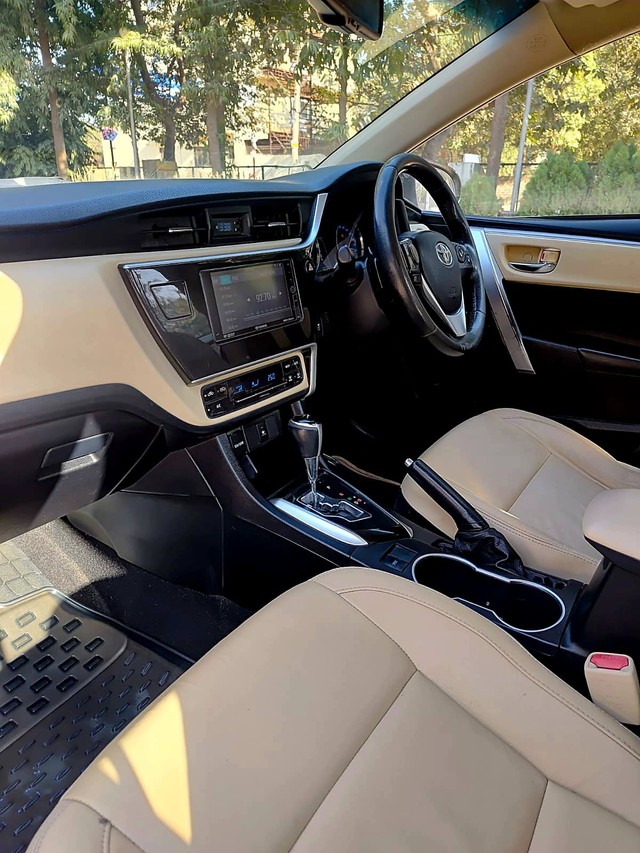 Second-hand 2018 Toyota Corolla Altis 1.8 VL CVT for sale in Gurgaon-10