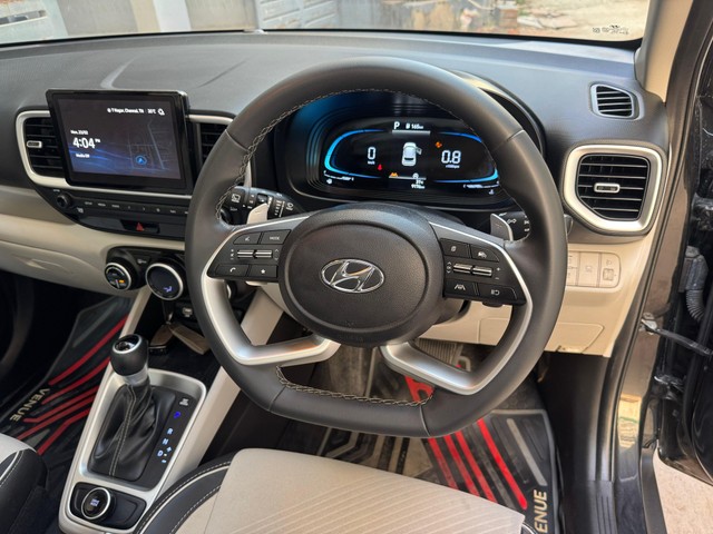 Second-hand 2025 Hyundai Venue SX Opt Turbo DCT for sale in Chennai-7